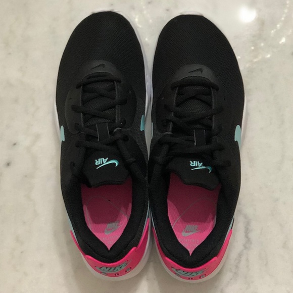 ❌SOLD❌ Nike Womens Air Max Oketo - Picture 5 of 6